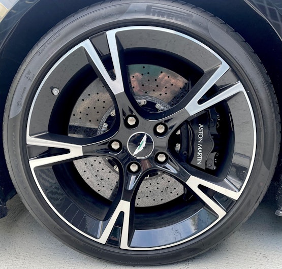 Vehicle image ASTON MARTIN V12 Vanquish