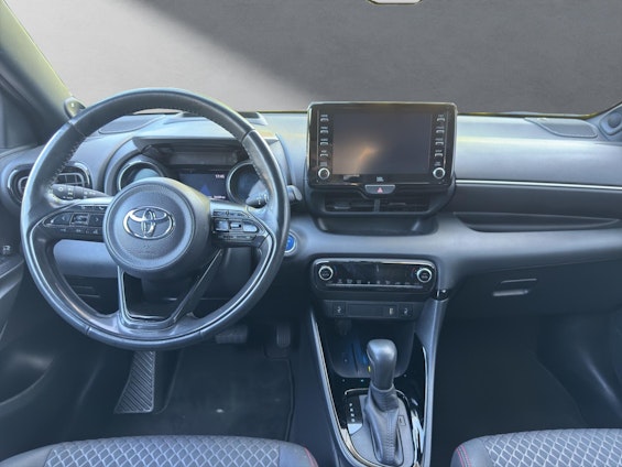 Vehicle image 6