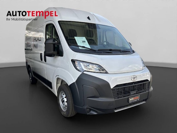 Vehicle image 9 Vehicle image 9