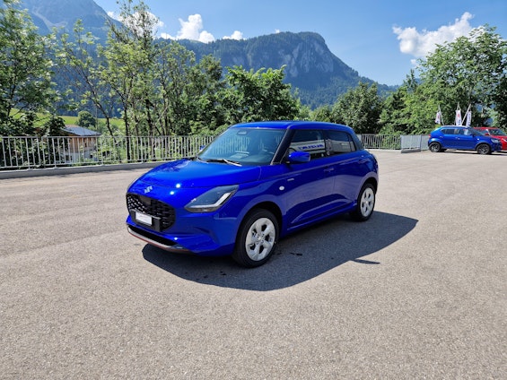 First vehicle image
