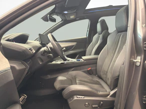 https://vehicle.imgix.net/3917018/ba732112-08ca-4ee3-81cb-a1dd1cea7923.jpg