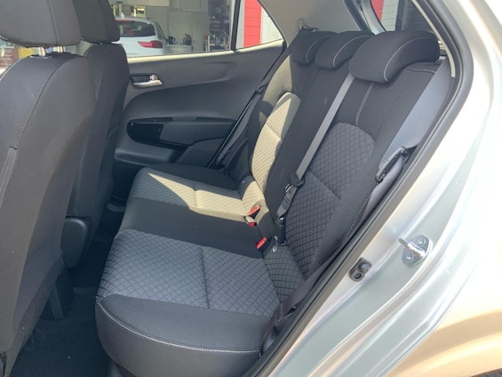 Vehicle image 6 Vehicle image 6