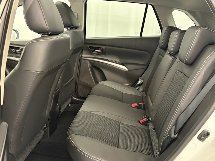 Vehicle image SUZUKI S-CROSS