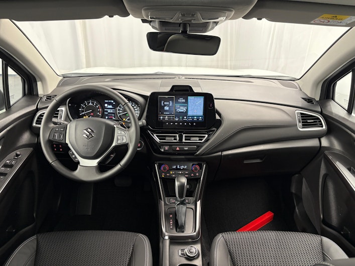 Vehicle image SUZUKI S-CROSS