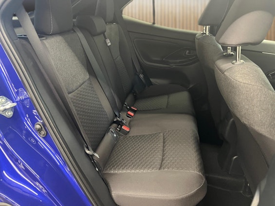 Vehicle image 25