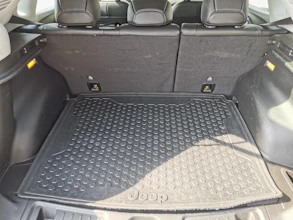 https://vehicle.imgix.net/3917083/368628e2-4b1f-4323-9cfa-8379796490a0.jpg