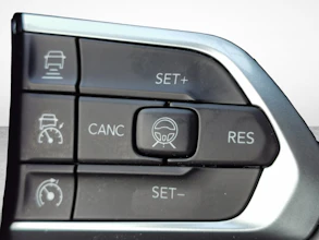 https://vehicle.imgix.net/3917083/5bef06c9-435a-4f4c-9f78-ac6461f414bb.jpg