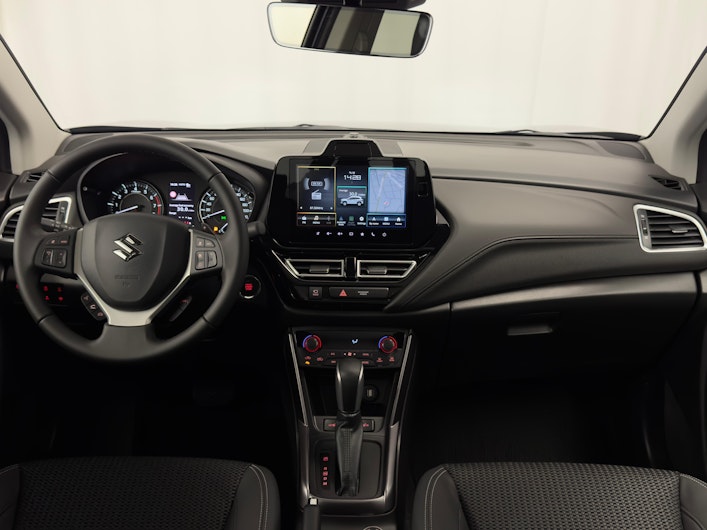 Vehicle image SUZUKI S-CROSS