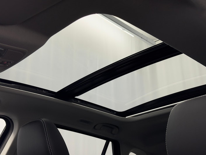 Vehicle image SUZUKI S-CROSS