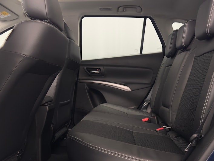 Vehicle image SUZUKI S-CROSS