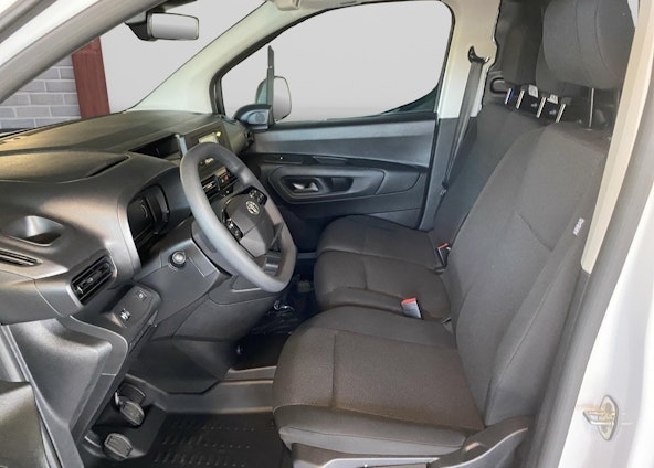 Vehicle image 6 Vehicle image 6