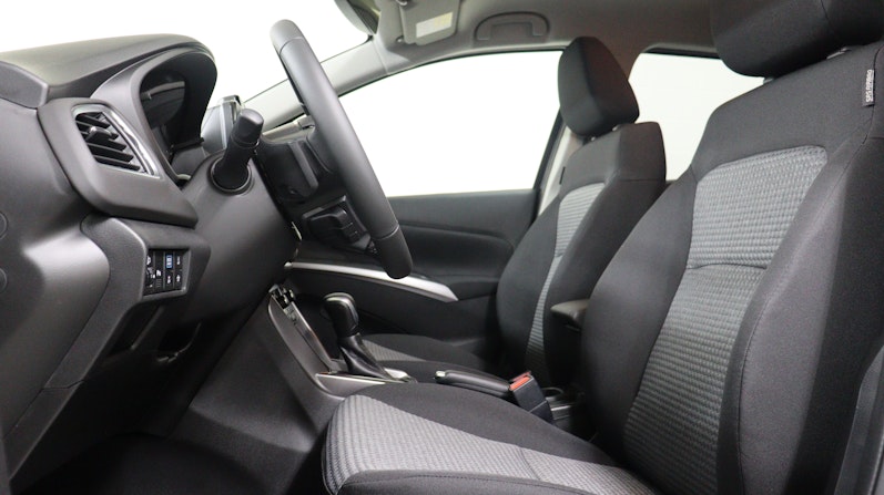 Vehicle image SUZUKI S-CROSS