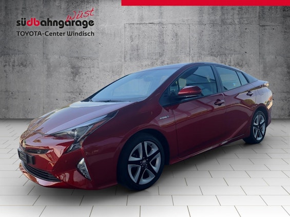 First vehicle image