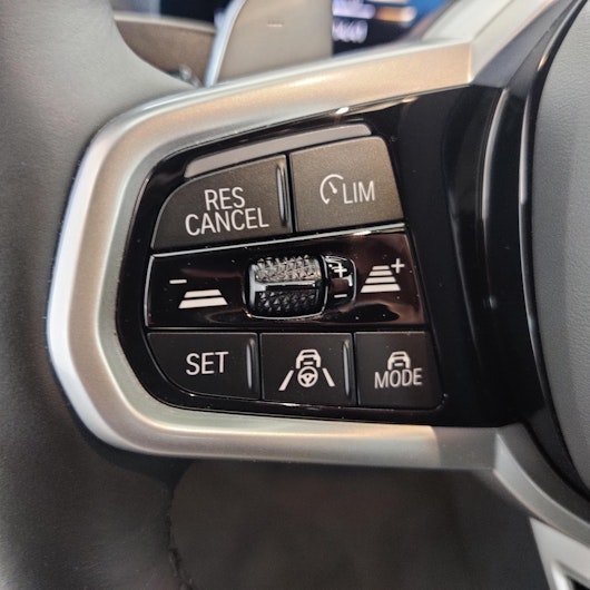 Vehicle image BMW 3 SERIES