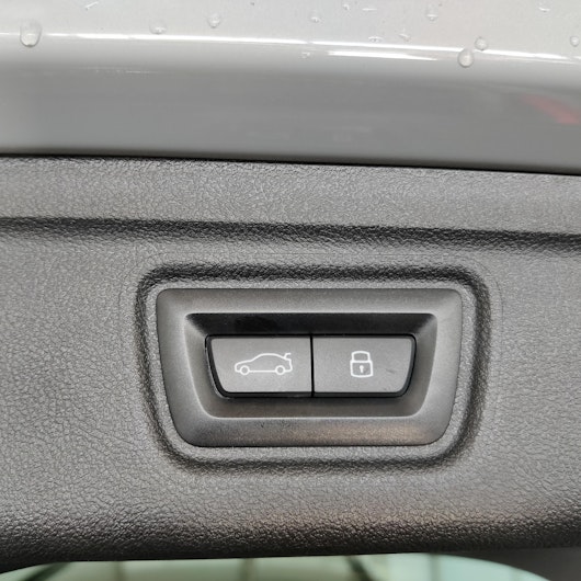 Vehicle image BMW 3 SERIES