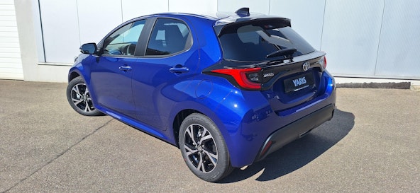 Vehicle image 5