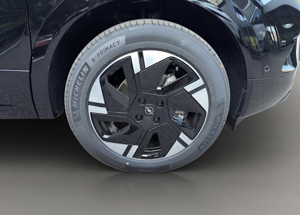 Vehicle image 15 Vehicle image 15