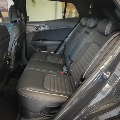 Vehicle image 25