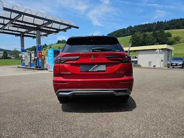 MITSUBISHI OUTLANDER 14