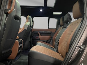 Vehicle image LAND ROVER Defender 110 4.4 V8 Octa