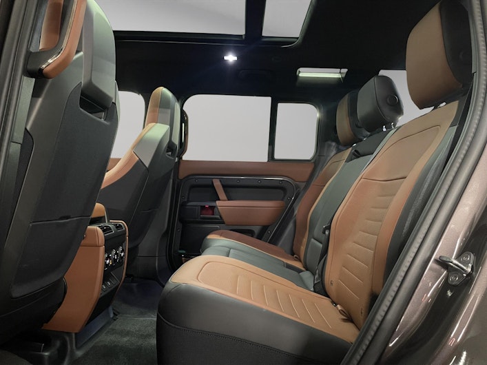 Vehicle image LAND ROVER DEFENDER