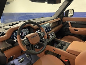 Vehicle image LAND ROVER Defender 110 4.4 V8 Octa