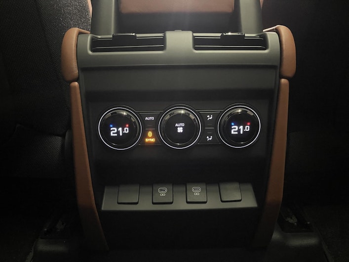 Vehicle image LAND ROVER DEFENDER