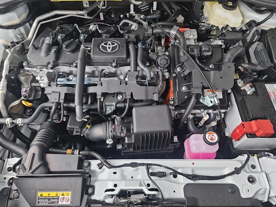 Vehicle image 15