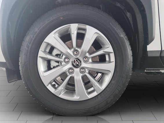 Vehicle image 14