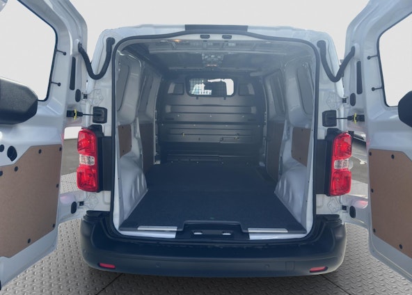 Vehicle image 9 Vehicle image 9