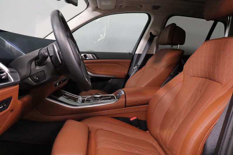 Vehicle image BMW X5