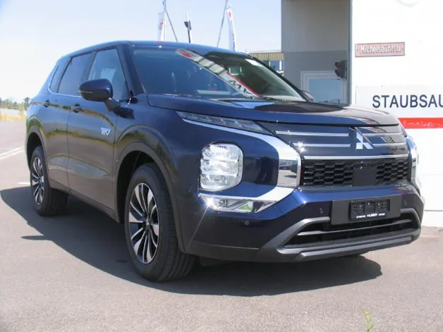 Mitsubishi Outlander 2.4 PHEV Invite 4x4