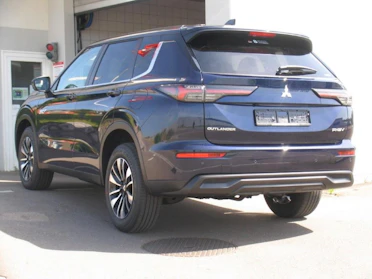 MITSUBISHI OUTLANDER 5