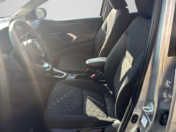 Vehicle image 7