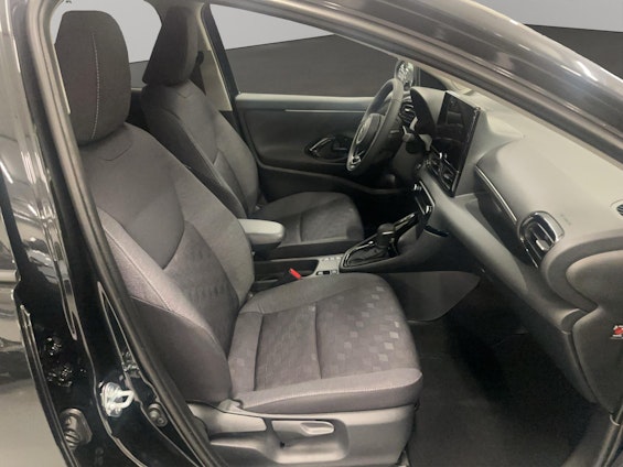 Vehicle image 7
