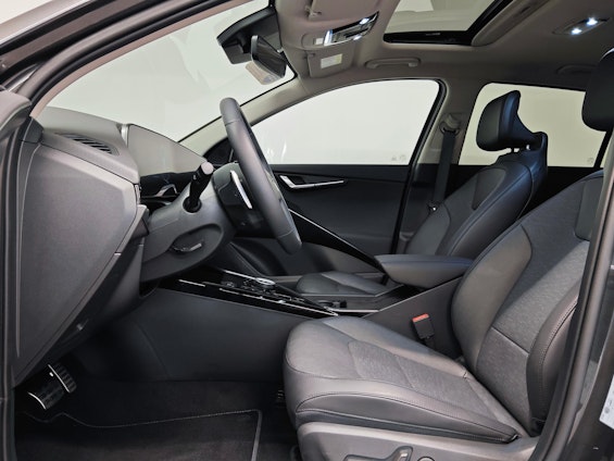 Vehicle image 6 Vehicle image 6