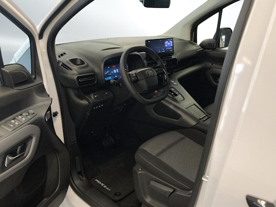 Vehicle image 14 Vehicle image 14