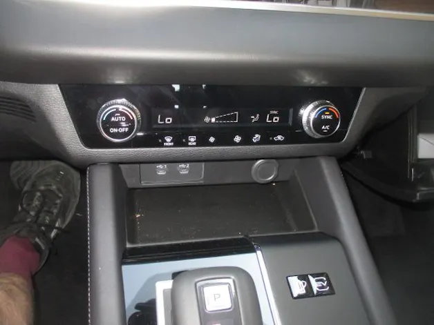 Mitsubishi Outlander 2.4 PHEV Inform 4x4