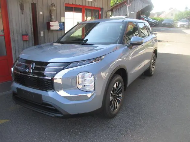 Mitsubishi Outlander 2.4 PHEV Inform 4x4