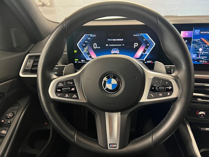 Vehicle image BMW 3 SERIES