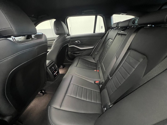 Vehicle image BMW 3 SERIES