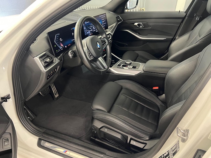 Vehicle image BMW 3 SERIES