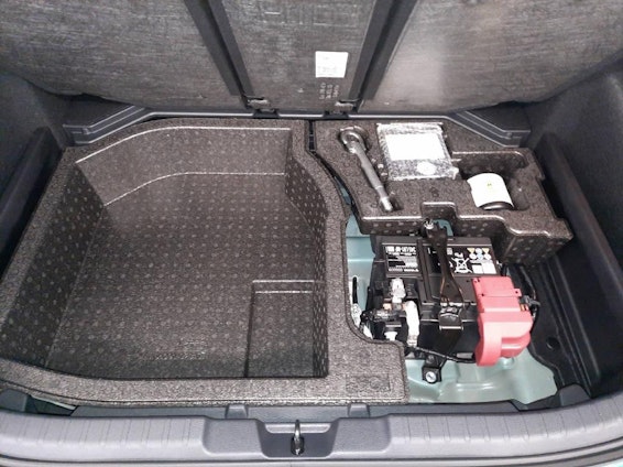 Vehicle image 8 Vehicle image 8