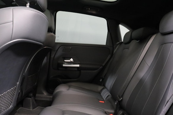 MERCEDES-BENZ B 200 Progressive 3