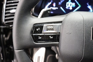 Vehicle image DS AUTOMOBILES 7 Crossback 1.6 E-Tense Performance Line 4x4