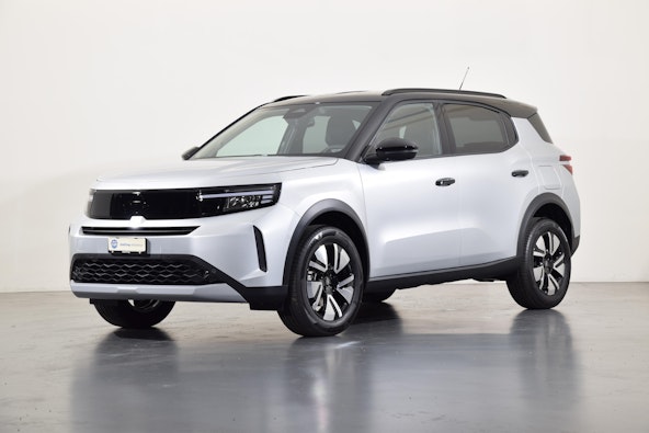 First vehicle image