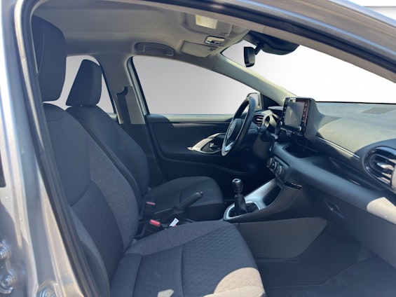 Vehicle image 14