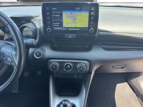 Vehicle image 16