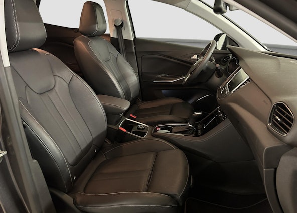 Vehicle image 9 Vehicle image 9