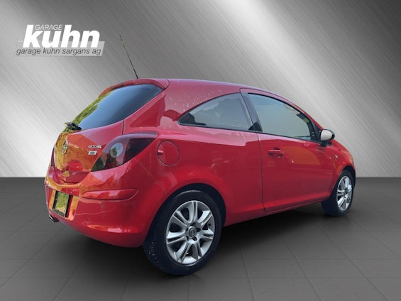 First vehicle image